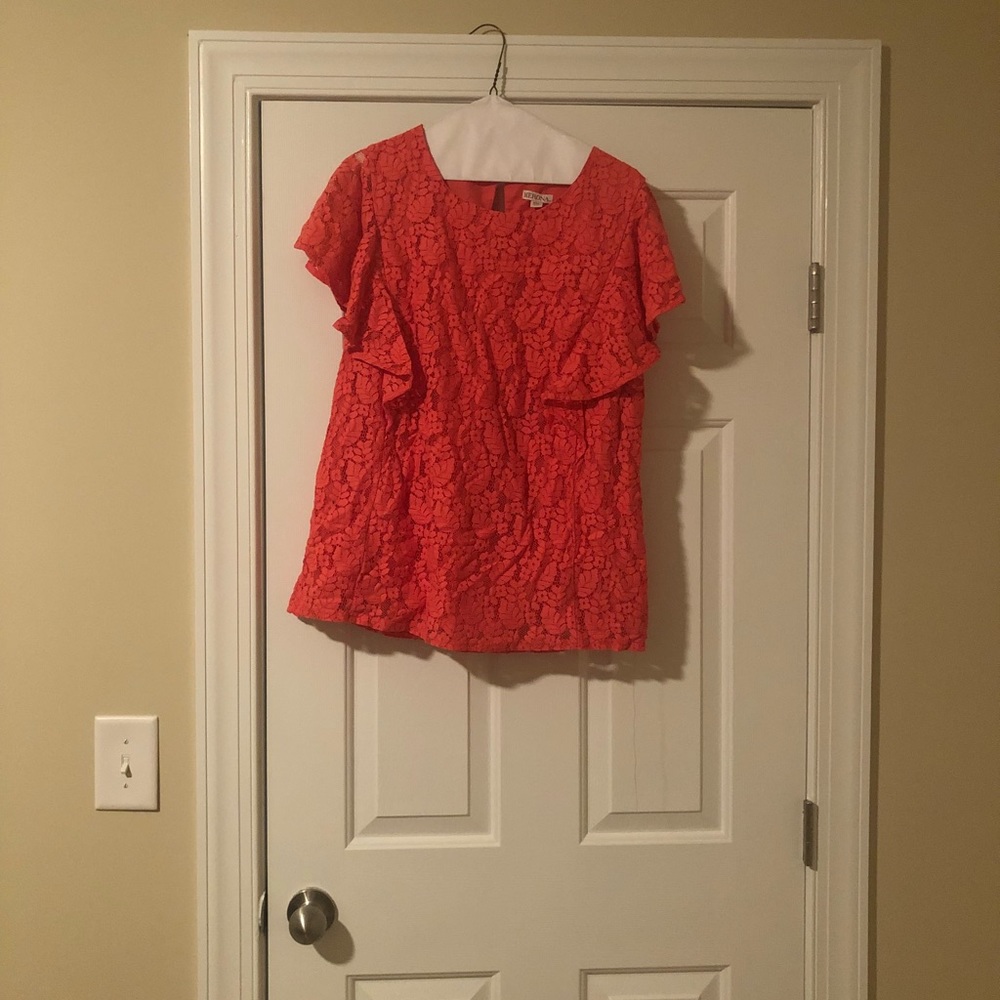 ✨✨ Lace Top NWOT